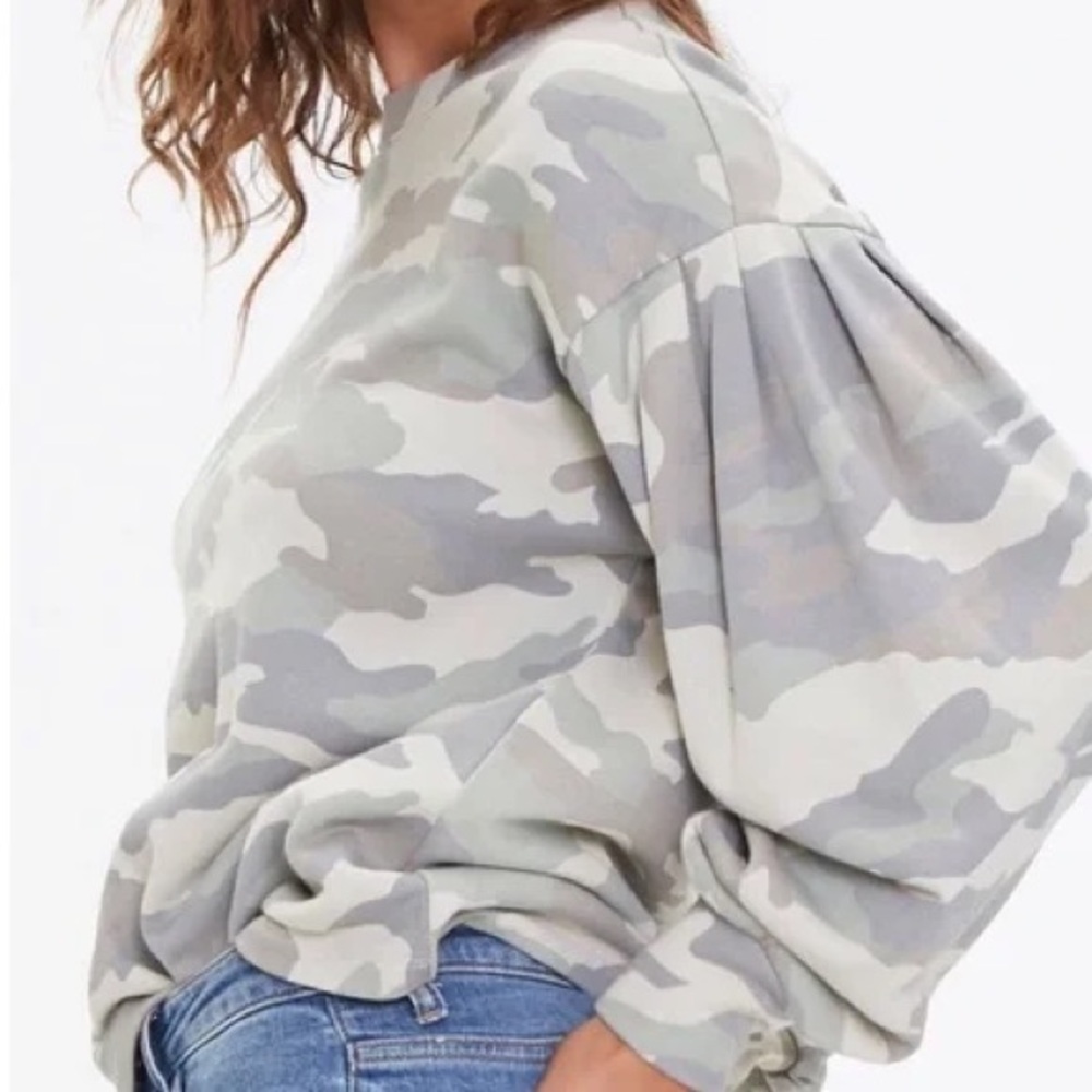 Cropped Camo Sweatshirt